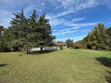 827 Wolf Creek Ln, Appomattox, VA 24522 - photo 6