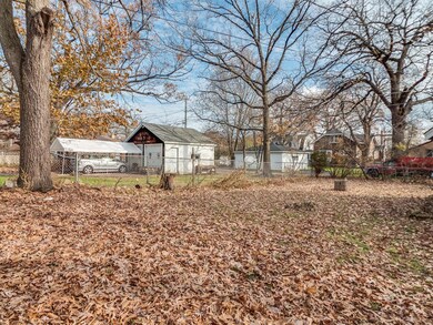 1327 Hickory St, Waukegan, IL 60085 - photo 3