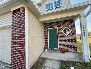 2509 Orchard Creek Dr, Columbus, IN 47201 - photo 2