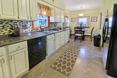 724 Chestershire Rd, Columbus, OH 43204 - photo 6