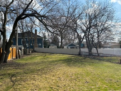 310 W Fremont Ave, Elmhurst, IL 60126 - photo 2