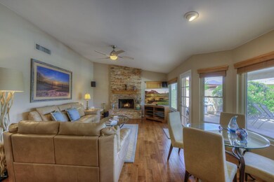 006_Family Room