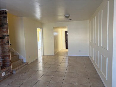 5788 Maple Hill Dr, Houston, TX 77088 - photo 4