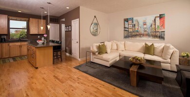 Sullivan Bruck _ Rich Street3483_cropped