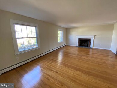 102 Waterford Cir, Wallingford, PA 19086 - photo 4