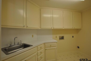 901 Derrick Ct, Tyler, TX 75703 - photo 3