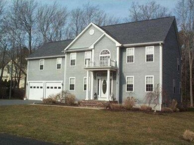 5 Everett St, South Dartmouth, MA 02748 - photo 2