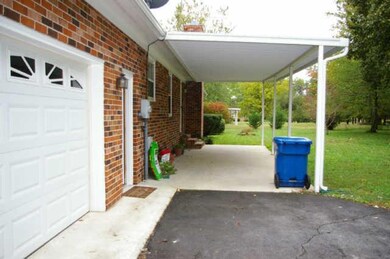 208 Deerfield Cir, Manchester, TN 37355 - photo 3