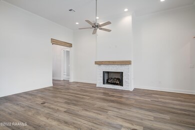 310 San Sebastian Dr, Youngsville, LA 70592 - photo 7