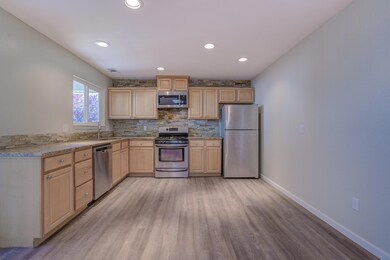 2737CamulousWay-7