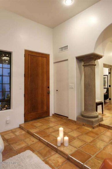Night-Foyer