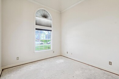 Front sitting area with crown moulding, could be u