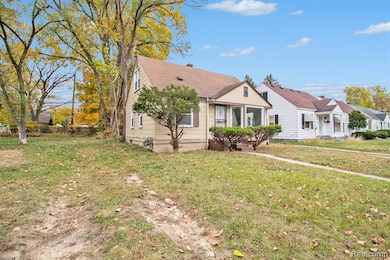 18452 Shaftsbury Ave, Detroit, MI 48219 - photo 3