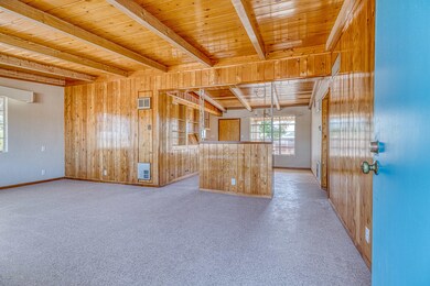 2831 W Roadrunner Road