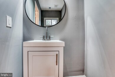 4114 Fairview Ave, Baltimore, MD 21216 - photo 4