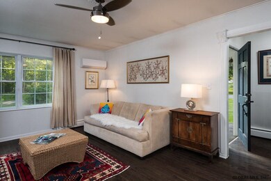 44 Myrtle St, Saratoga Springs, NY 12866 - photo 5