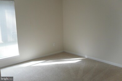 11055 Camfield Ct unit 8C-103, Manassas, VA 20109 - photo 6