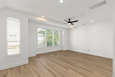 604 Hawthorn Grove Ln, Houston, TX 77009 - photo 2