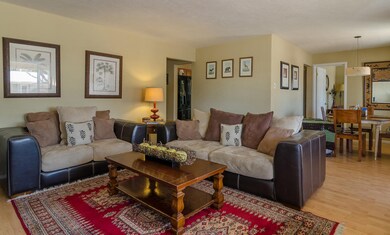 9609 Prospect Albuquerque NM-large-005-L