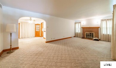 330 Williamette Ave, Lincoln, IL 62656 - photo 3