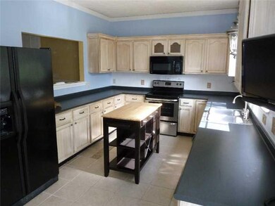 12730 Hearthstone Dr, Fishers, IN 46037 - photo 4