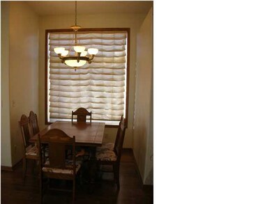 Breakfast nook/Informal dining
