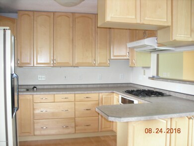 maple kitchen cabinets