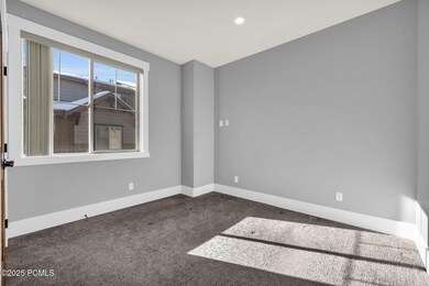 8-web-or-mls-866-w-carving-edge-ct