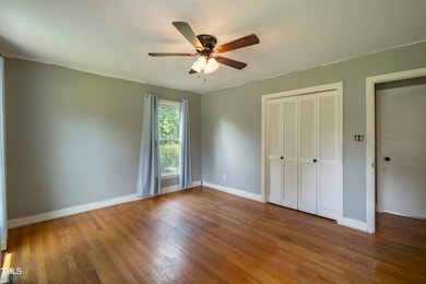 704 W Britt St, Saint Pauls, NC 28384 - photo 5