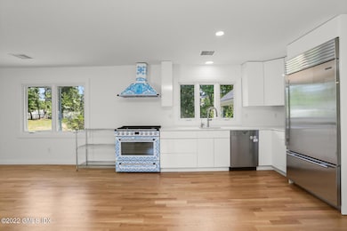 609 Round Hill Rd, Greenwich, CT 06831 - photo 7