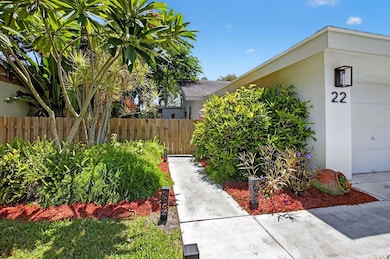 22 Baytree Cir, Boynton Beach, FL 33436 - photo 2