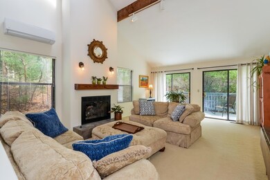 007-Living_Room-5717893-large