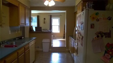 509 Harrison Ave Full Kitchen