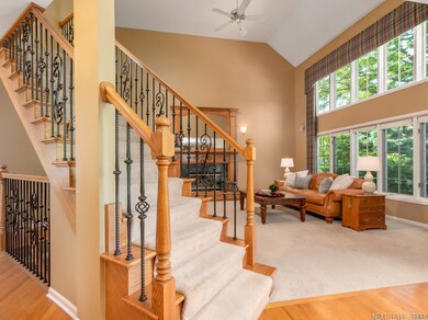 2719 Salix Cir, Naperville, IL 60564 - photo 2