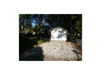SINGLE DETACHED GARAGE!!