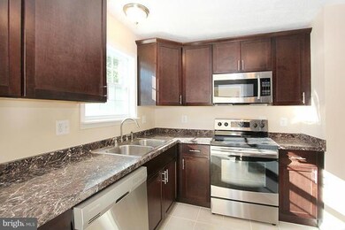 18224 Macrae Ct, Dumfries, VA 22026 - photo 4