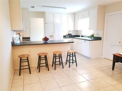 Kitchen with breakfast bar