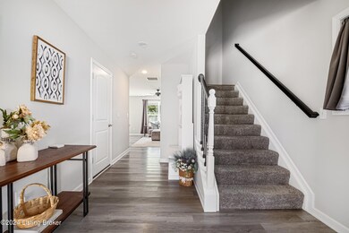 9012 Manslick Commons Dr, Louisville, KY 40219 - photo 5