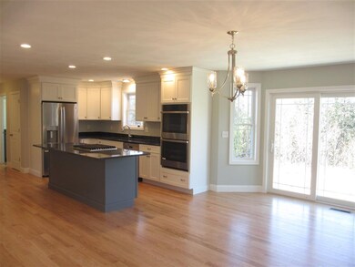 70 Pine St, Hooksett, NH 03106 - photo 4