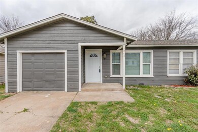 1208 W Lone Star Ave, Cleburne, TX 76033 - photo 3