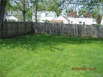 Yard Private rear yard