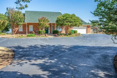 2208 Tanton Sound Ct, Granbury, TX 76049 - photo 4