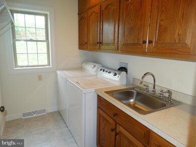 1725 Bell Ave, Chambersburg, PA 17202 - photo 6