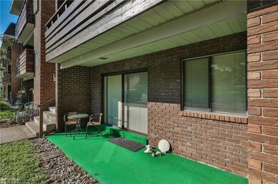 1575 Creekside Rd unit 8, Whitehall, PA 18052 - photo 2