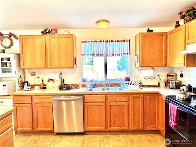 1258 SW Sylvenus St, Chehalis, WA 98532 - photo 3