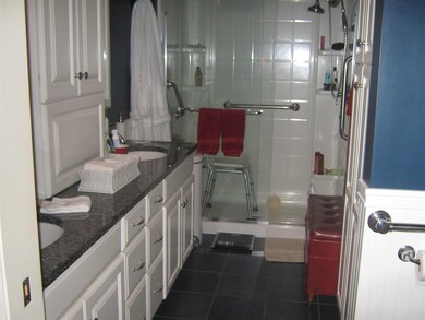 19 Hawthorne Village Rd unit U352, Nashua, NH 03062 - photo 6