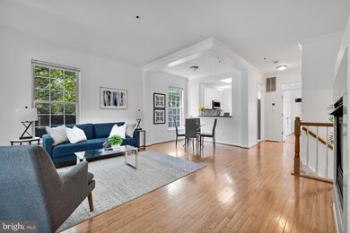 1600 Hunting Creek Dr unit A, Alexandria, VA 22314 - photo 2