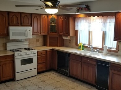 24 Orchard St, Fall River, MA 02723 - photo 3