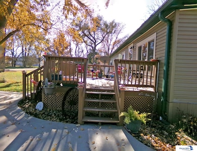 423 Grove St, Beatrice, NE 68310 - photo 3