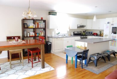 52 Kenneth St unit 1, Newton, MA 02461 - photo 4